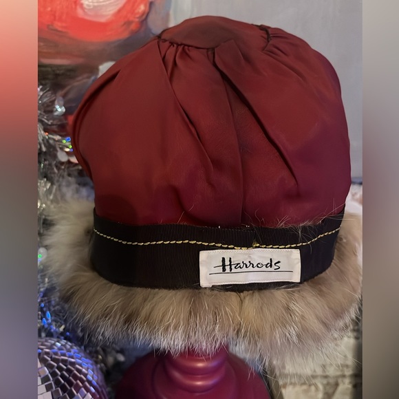 HARRODS - Real Fur Hat - Picture 7 of 13
